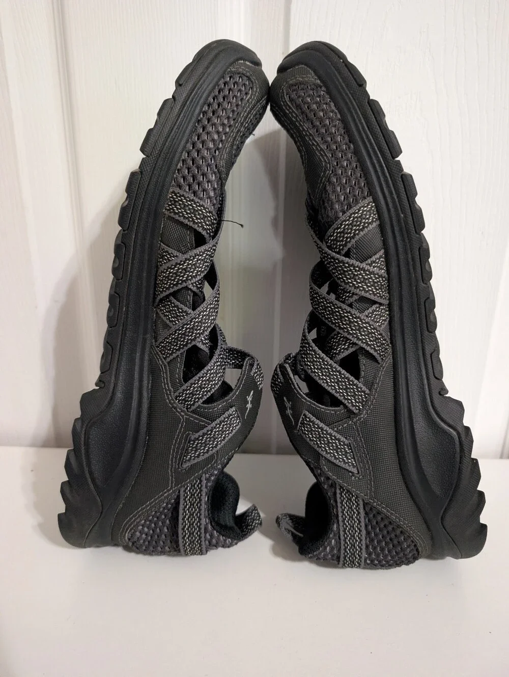 Chacos Mens Shoes Outcross Evo Shoes Gray Black Water Trail Hiking Size 12